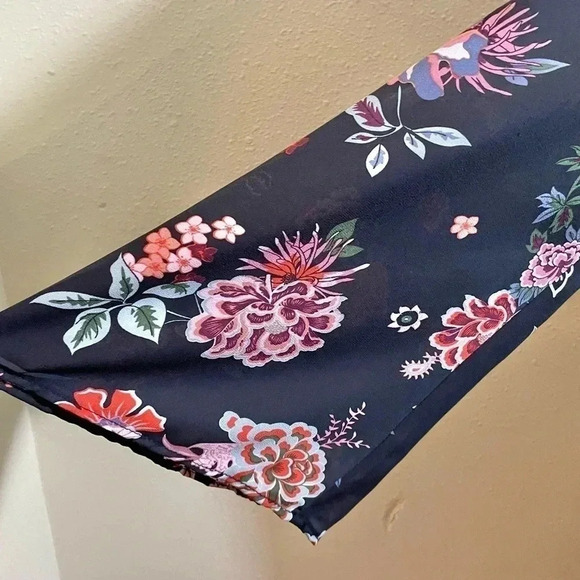 Takara Size XL Black Floral Blouse Top Flared Sleeves Lace/Tie Up Neck - Picture 5 of 9